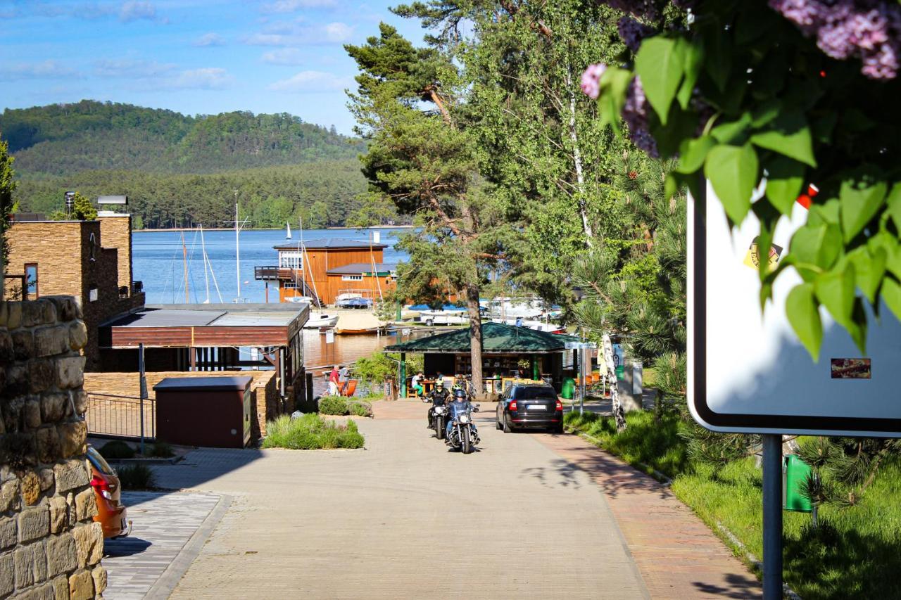 Jezerni Apartman S Terasou A Saunou V Lakepark Residence Doksy  Dış mekan fotoğraf